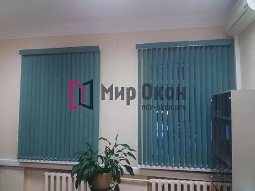 Синие вертикальные жалюзи Синие вертикальные жалюзи