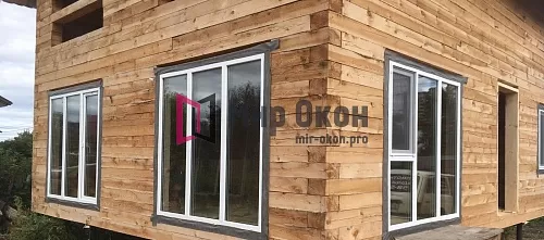Установленные окна в обсадные коробки Установленные окна в обсадные коробки